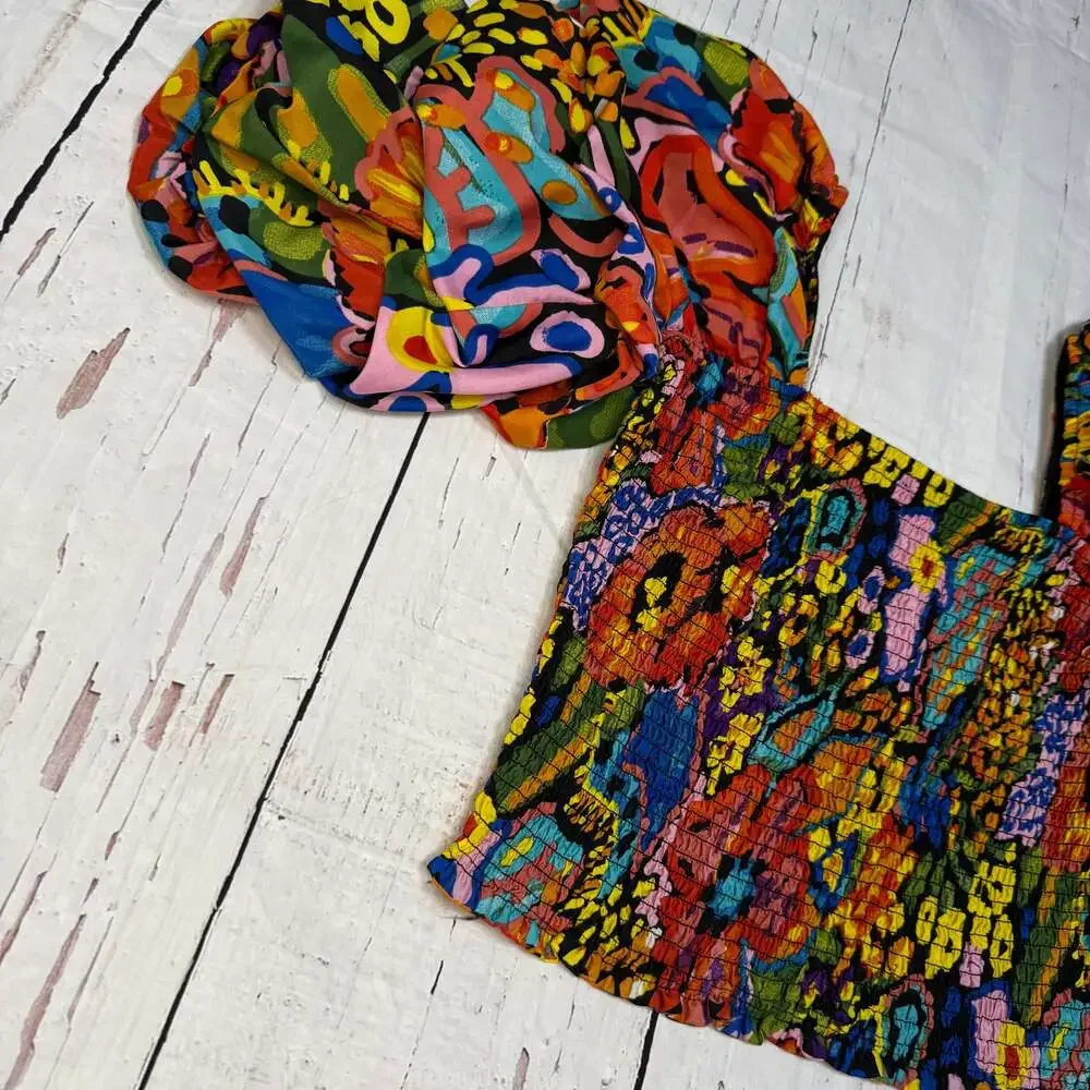 Live 4 Truth Smocked Abstract Graffiti Print Puff Sleeve Crop Top - Picture 3 of 8